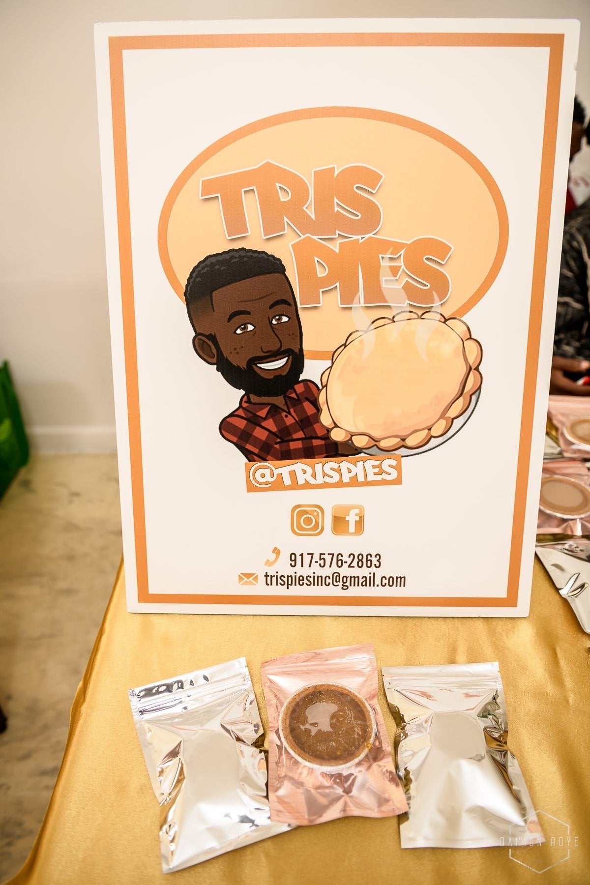 THANKSGIVING PRE-ORDER 1/2 Dozen Minis - Sweet Potato Pies